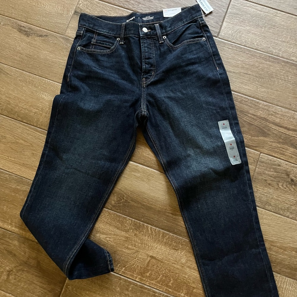 Old Navy crop jeans, size 4. New with tags